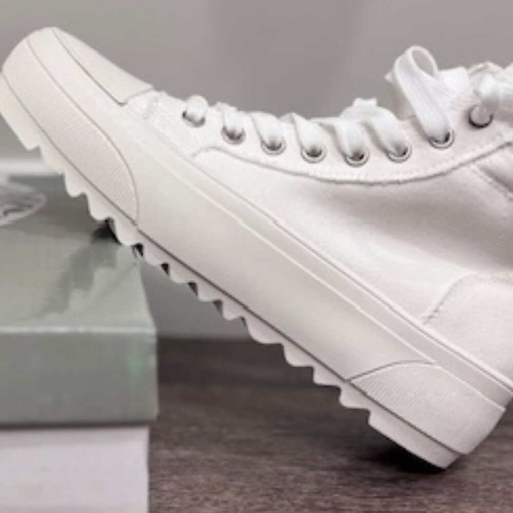 NWT High Top Platform (Women’s) (US 7) WHITE Lugged Lace-Up Sneaker in BOX - Picture 3 of 9